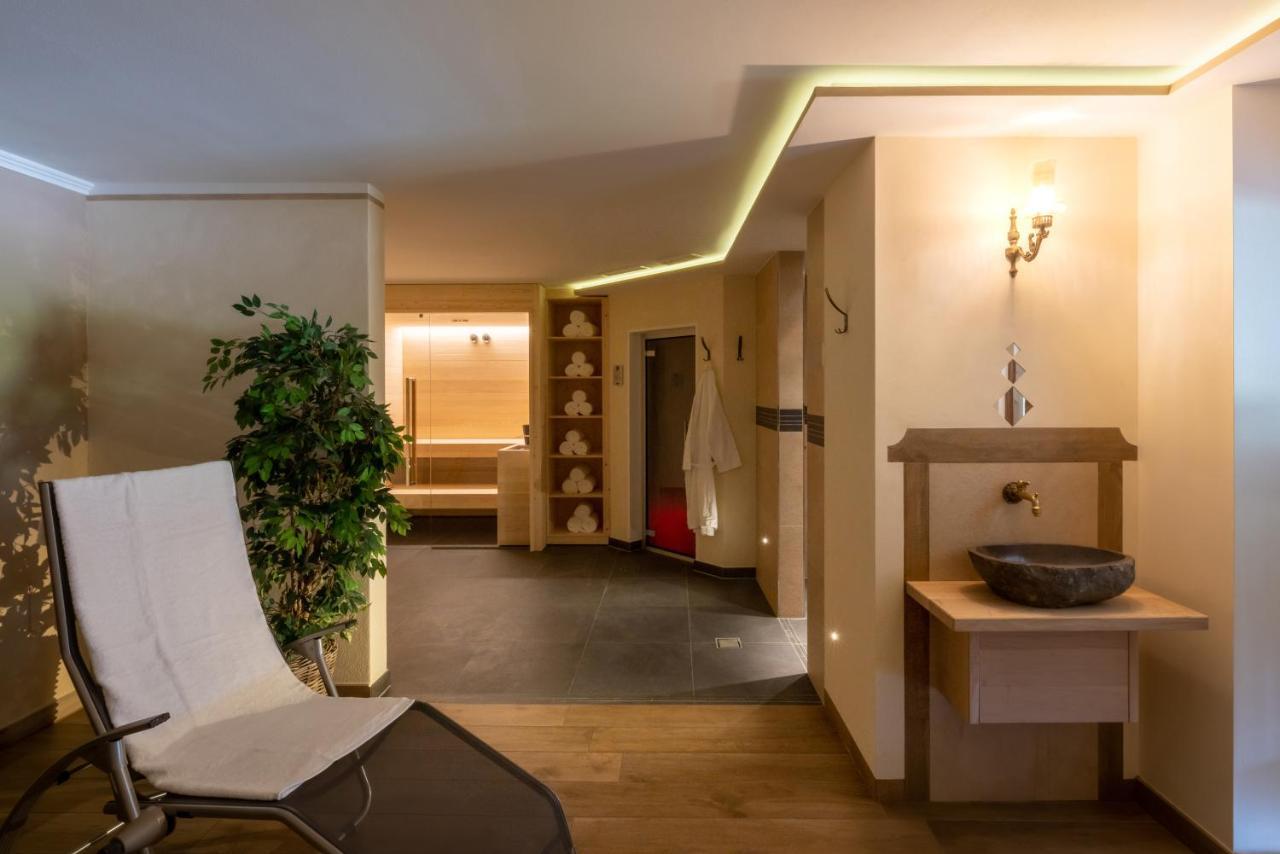 Hotel Monte44 セルヴァ・ディ・ヴァル・ガルデーナ エクステリア 写真