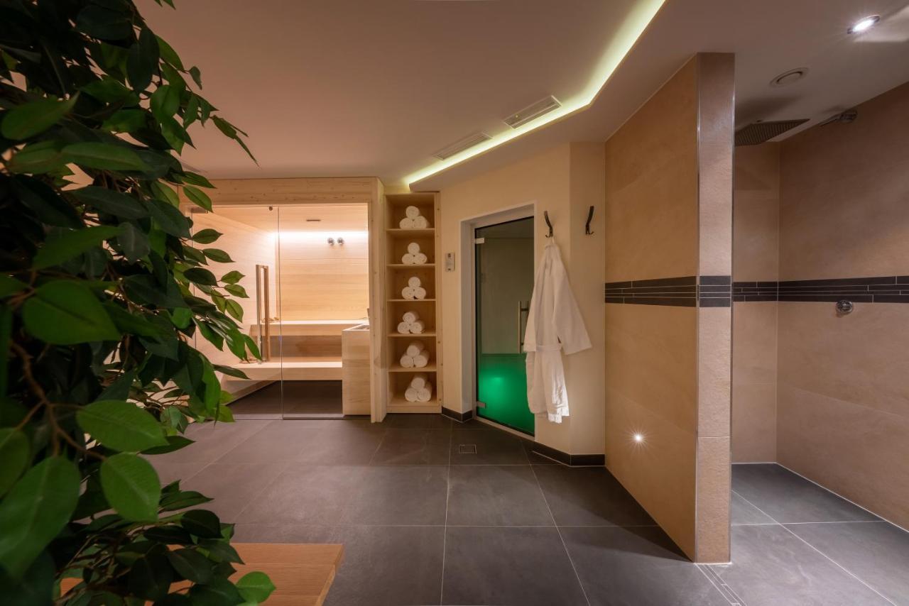 Hotel Monte44 セルヴァ・ディ・ヴァル・ガルデーナ エクステリア 写真
